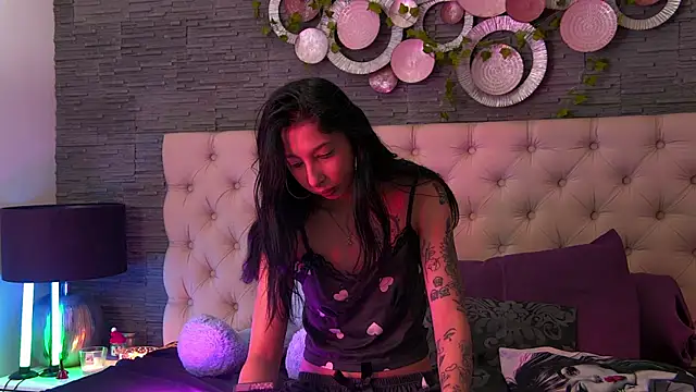 VannyFoxx online show from 04.18.26