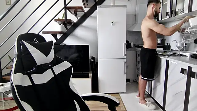 RyanStorm  online show from 10.07.25