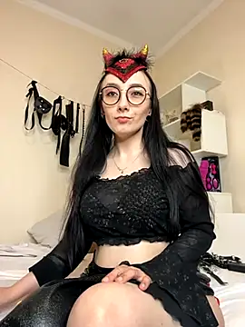 Jinhee Tiny online show from 10.28.25