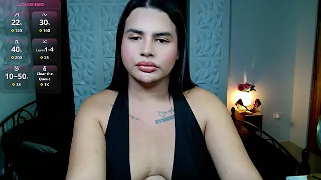 Snapshot of SelenaHelaby02 chatting on 10.14.25 SelenaHelaby02 online show from 10.14.25