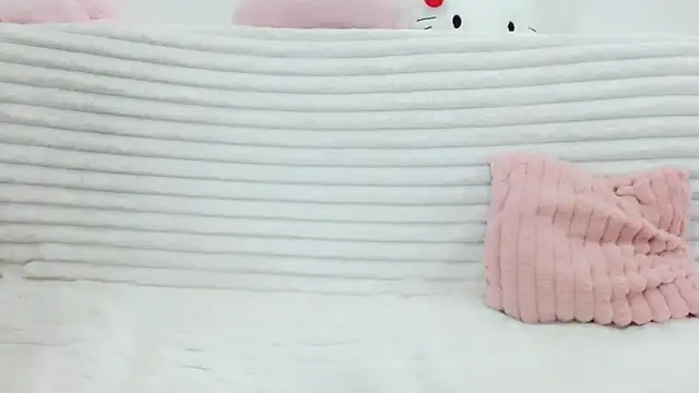 Emmahahaha17 online show from 02.05.26