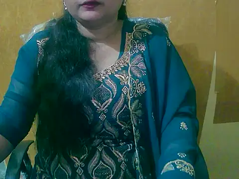 Snapshot of Saniya_K chatting on 09.28.25 Saniya K online show from 09.28.25