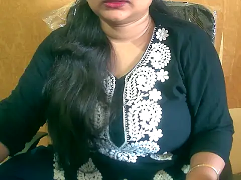 Snapshot of Saniya_K chatting on 10.01.25 Saniya K online show from 10.01.25