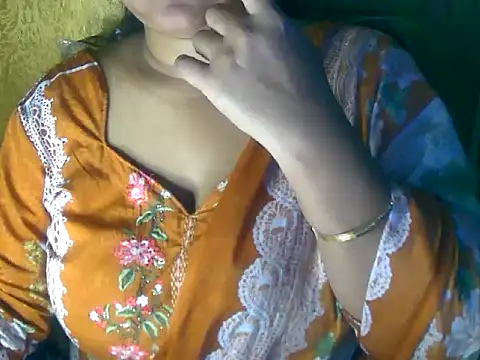Snapshot of Saniya_K chatting on 10.16.25 Saniya K online show from 10.16.25