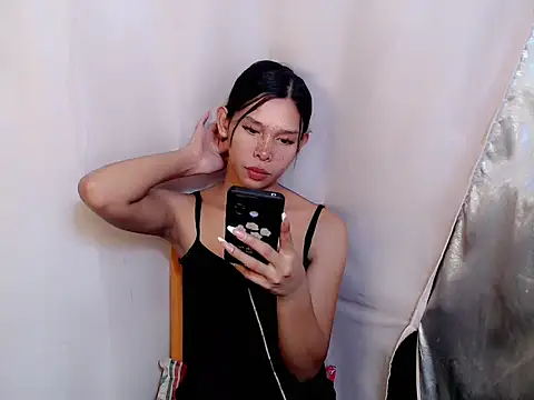 Snapshot of slutty_whore_anne chatting on 12.20.25 slutty whore anne online show from 12.20.25