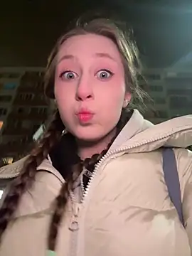 FroggyAnna online show from 12.03.25