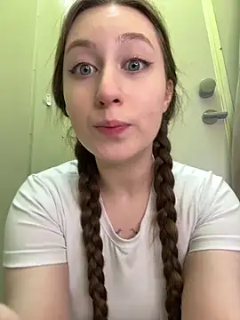 FroggyAnna online show from 04.06.26