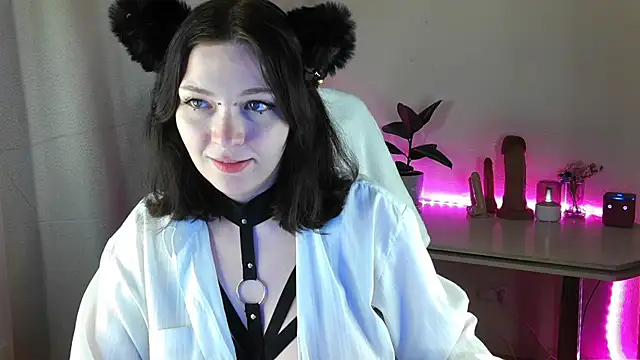 Snapshot of Liraras chatting on 09.12.25 Liraras online show from 09.12.25