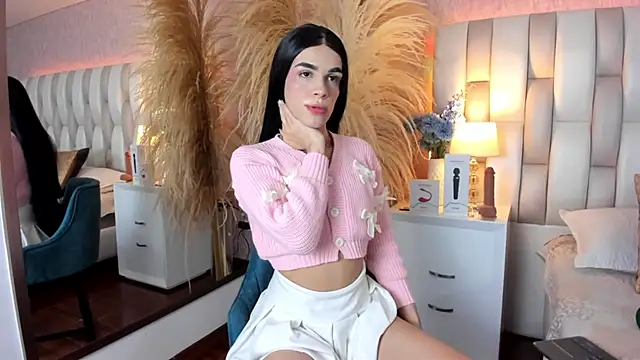 Snapshot of Valery_Rosse__ chatting on 10.12.25 Valery Rosse online show from 10.12.25