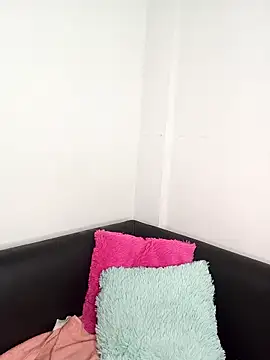 LoanaSantos online show from 10.26.25