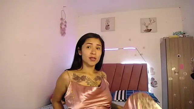 Liahdiaz  online show from 04.17.26