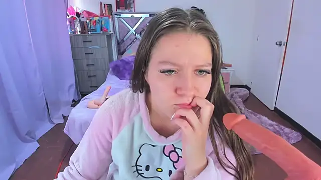 Luna Analya online show from 11.27.25