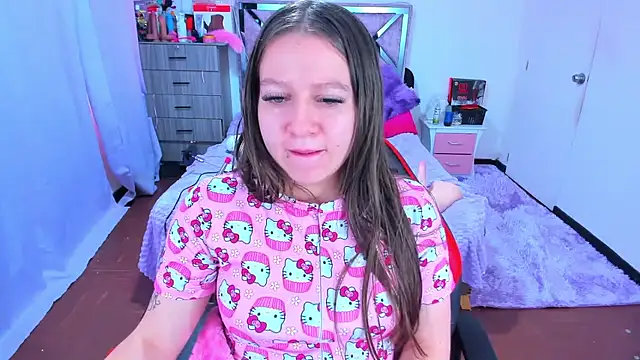 Luna Analya online show from 12.17.25