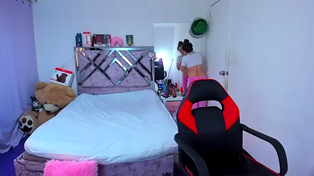 Luna Analya online show from 04.16.26