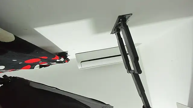 Rihanna hotx online show from 11.27.25