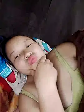 girl-babi online show from 10.28.25