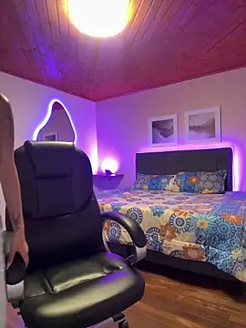 Isabella18 pink online show from 02.02.26