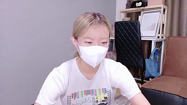 Nana  ch online show from 09.29.25