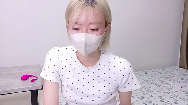 Snapshot of Nana__ch chatting on 06.26.26 Nana ch online show from 06.26.26