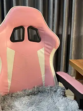 Snapshot of Orianna69 chatting on 12.01.25 Orianna69 online show from 12.01.25