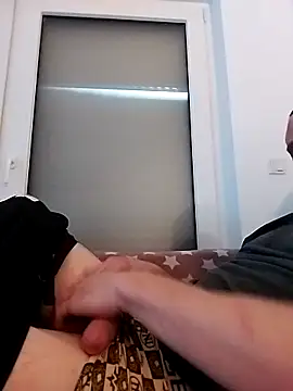 Snapshot of slipperysins chatting on 10.18.25 slipperysins online show from 10.18.25