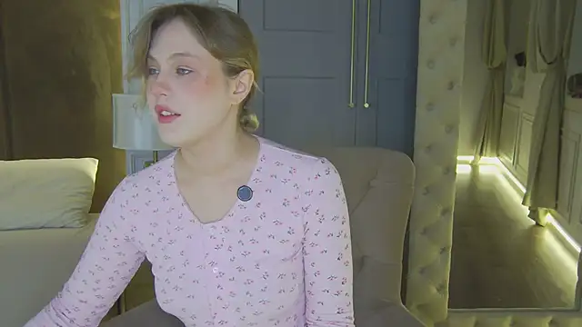 Snapshot of CaitlinSugar chatting on 05.16.26 CaitlinSugar online show from 05.16.26