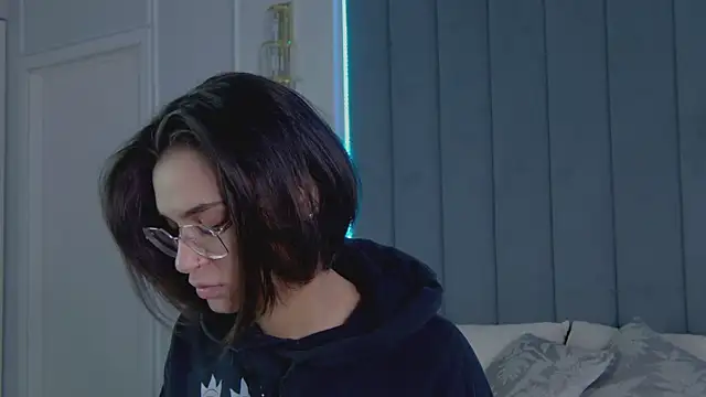 VioletAsh online show from 04.09.26