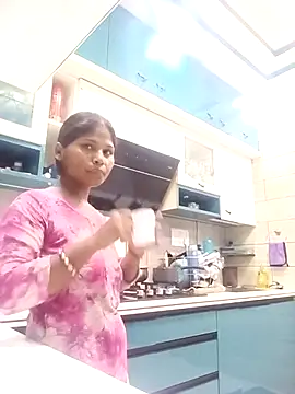 Snapshot of Sneha16 chatting on 10.08.25 Sneha16 online show from 10.08.25