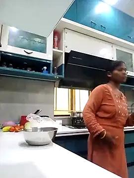 Snapshot of Sneha16 chatting on 11.17.25 Sneha16 online show from 11.17.25