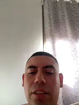 Snapshot of davidxxx099 chatting on 11.25.25 davidxxx099 online show from 11.25.25