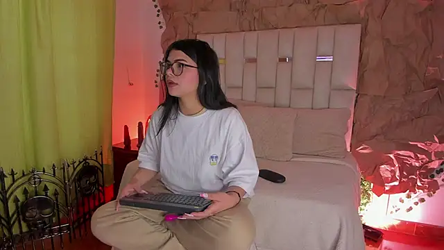 Jade Nmm online show from 10.10.25