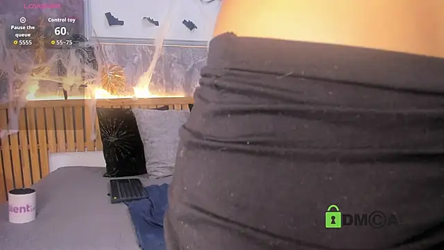 princequinn  online show from 10.22.25