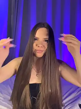 Chloe loo online show from 09.20.25