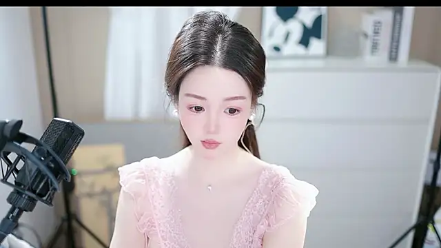 abbyli12 online show from 10.26.25