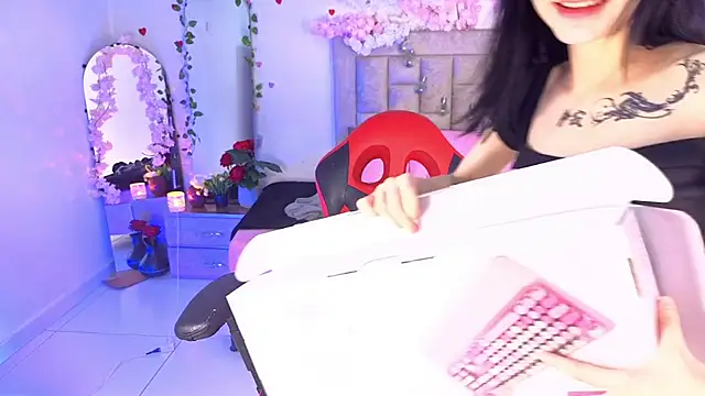 Isla rosee18 online show from 04.17.26