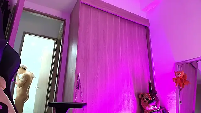 brunothompson3 online show from 09.14.25