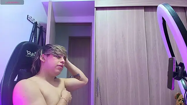 brunothompson3 online show from 10.10.25