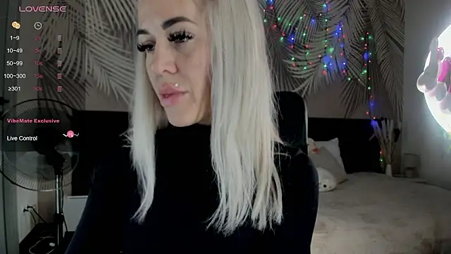 Kira Key online show from 03.11.26