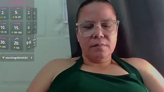 Snapshot of latinamaster chatting on 10.08.25 latinamaster online show from 10.08.25