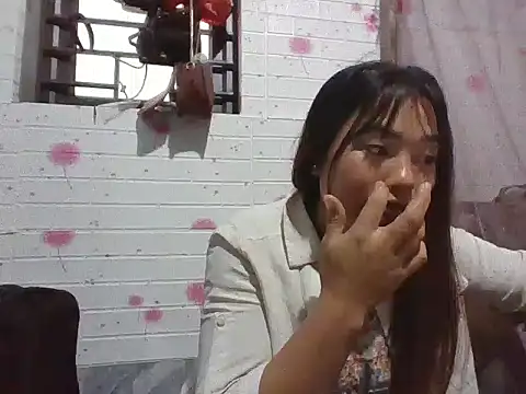 Snapshot of Lee_coope chatting on 11.24.25 Lee coope online show from 11.24.25