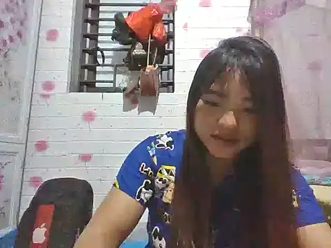 Snapshot of Lee_coope chatting on 11.25.25 Lee coope online show from 11.25.25