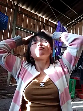 Snapshot of Lee_coope chatting on 11.27.25 Lee coope online show from 11.27.25