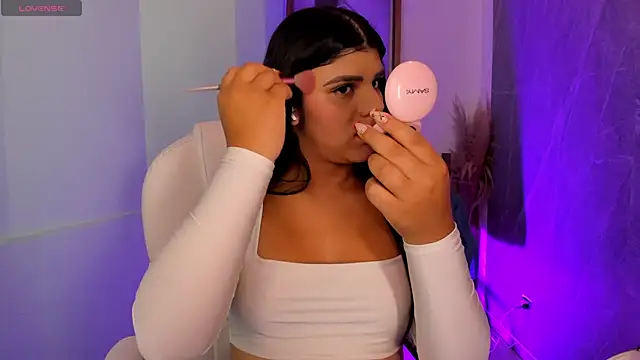 PauliinaBelle  online show from 05.04.26