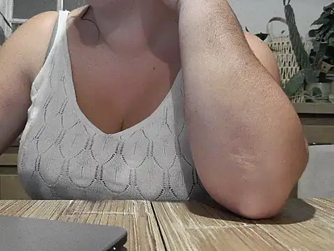 Aambre95Esexy online show from 09.19.25