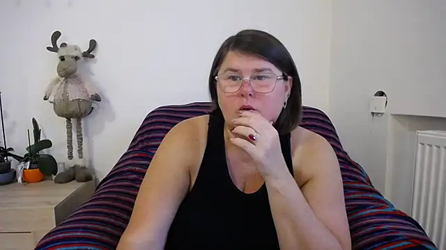 Snapshot of icyheart888 chatting on 10.09.25 icyheart888 online show from 10.09.25