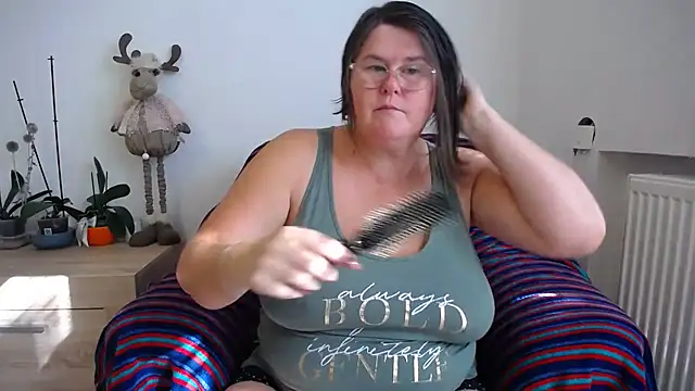 Snapshot of icyheart888 chatting on 10.19.25 icyheart888 online show from 10.19.25