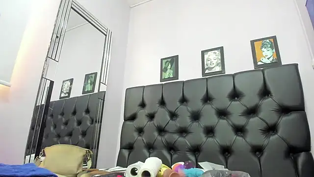 Adrianasex 69x online show from 11.19.25