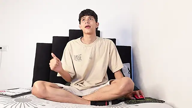 alexmark  online show from 10.24.25