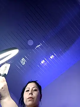 SiennaValera online show from 11.08.25