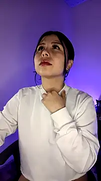 SiennaValera online show from 11.29.25